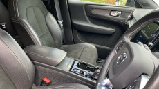 Volvo Xc40 2.0 B4P R DESIGN Pro 5dr Auto Petrol Estate